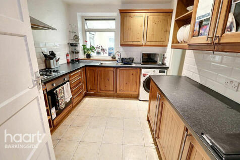 Wensleydale Avenue, Clayhall 4 bed semi