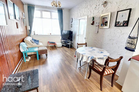 Babbacombe Gardens, Redbridge 4 bed terraced house for sale