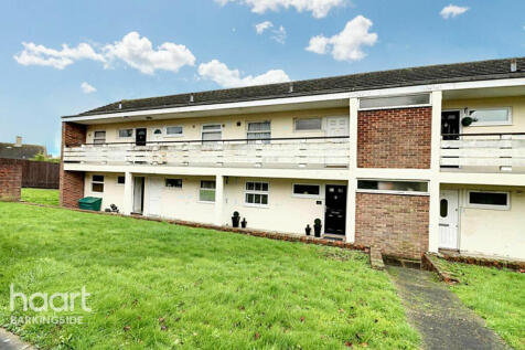 Lowe Close, Chigwell 1 bed flat for sale