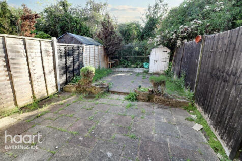 Long Green, Chigwell 3 bed terraced house for sale