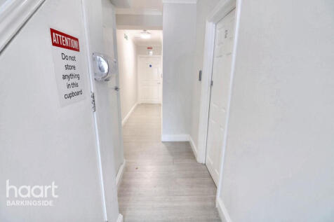 New North Road, Hainault 6 bed terraced house for sale