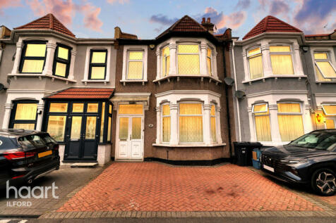 5 bedroom terraced house for sale