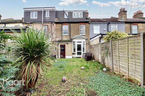Ripley Road, Ilford 4 bed terraced house for sale