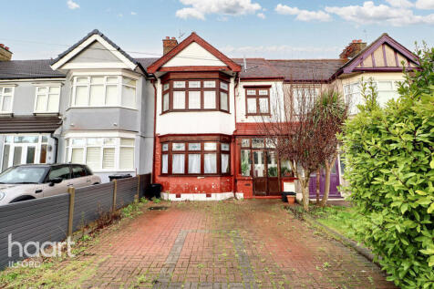 4 bedroom terraced house for sale