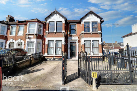 4 bedroom end of terrace house for sale