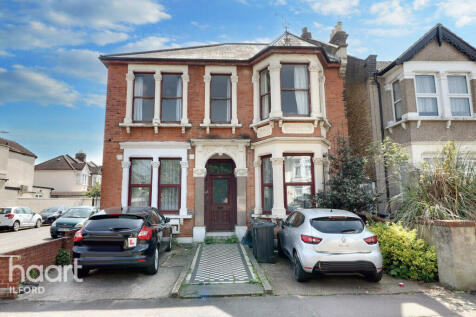 3 bedroom flat for sale