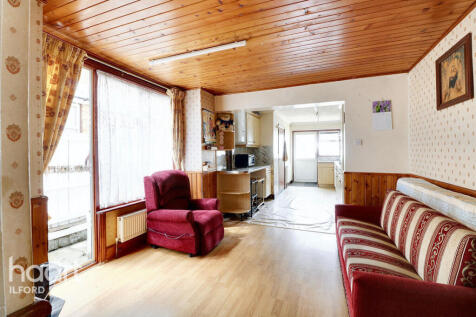 Kingston Road, Ilford 3 bed terraced house for sale