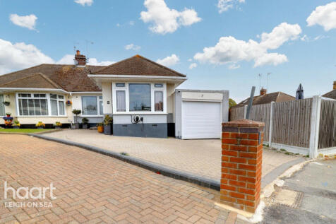 3 bedroom semi-detached bungalow for sale