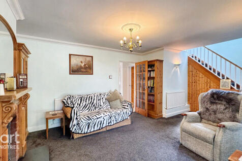 4 bedroom semi-detached house for sale