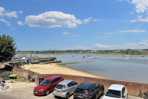 Quay Street, Manningtree, Essex 3 bed end of terrace house for sale