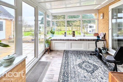 King Street, Wimblington 4 bed chalet for sale