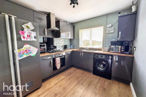 2 bedroom semi-detached bungalow for sale