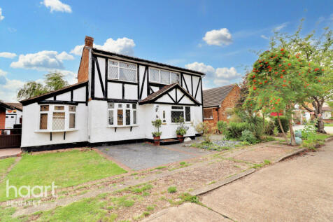 Heeswyk Road, Canvey Island 4 bed detached house for sale