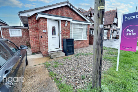 Temptin Avenue, Canvey Island 2 bed detached bungalow for sale