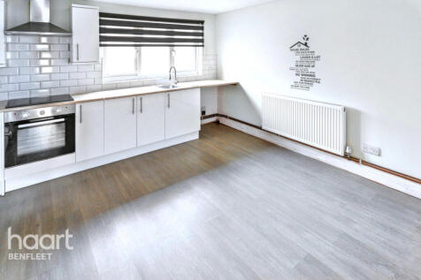 Dovercliff Road, Canvey Island 2 bed flat for sale