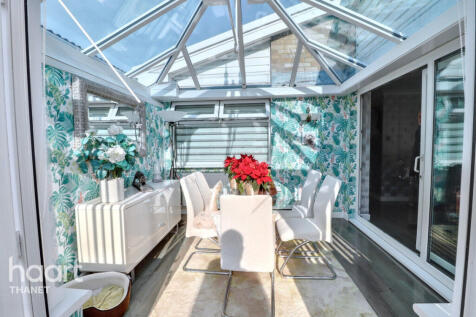 Yardhurst Gardens, Margate 2 bed detached bungalow for sale