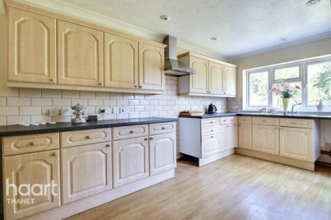 Epple Bay Road, Birchington 3 bed semi
