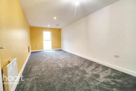 2 bedroom town house for sale