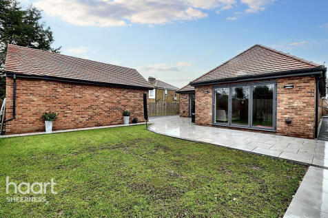 Barton Hill Drive, Minster 5 bed bungalow for sale