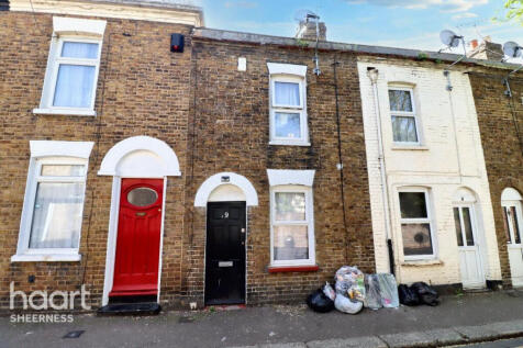 Beach Street, Sheerness 2 bed terraced house for sale