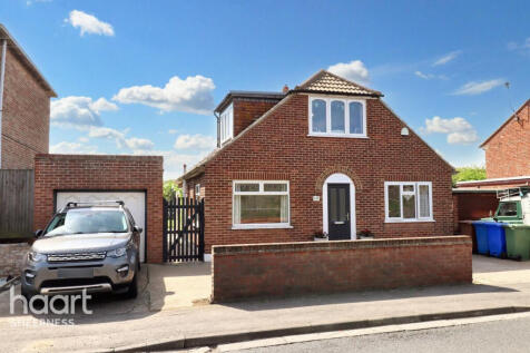 Marine Parade, Sheerness 3 bed detached bungalow for sale