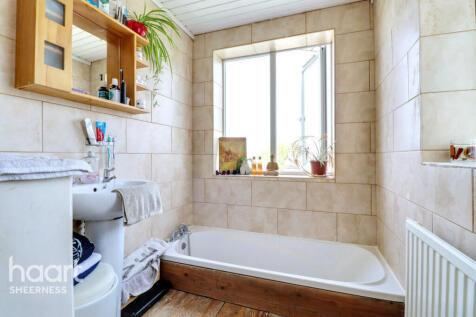 Plough Road, Eastchurch 2 bed terraced house for sale