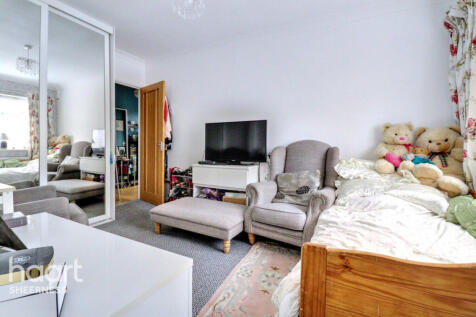 Whybornes Chase, Minster on Sea 2 bed detached bungalow for sale