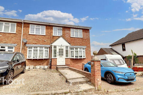Falcon Gardens, Minster on sea 5 bed semi