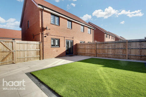 Hop Garden Close, Gillingham 3 bed semi