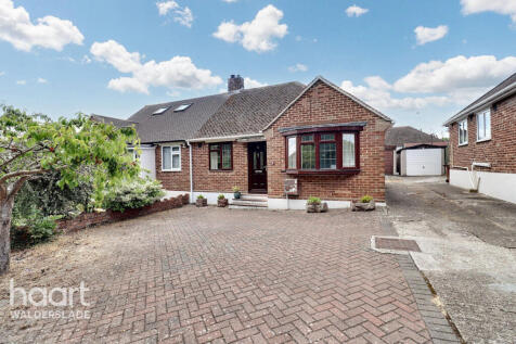 2 bedroom semi-detached bungalow for sale