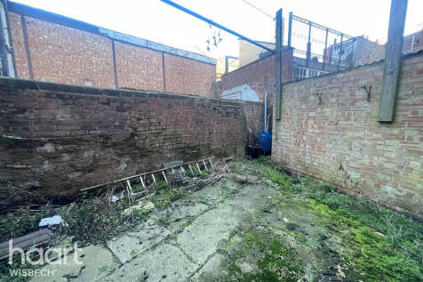 Market Street, Wisbech 2 bed maisonette for sale