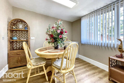 Selwyn Corner, Guyhirn 3 bed detached bungalow for sale