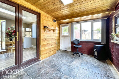 Selwyn Corner, Guyhirn 3 bed detached bungalow for sale