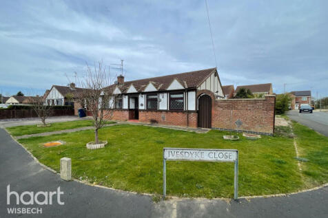 3 bedroom detached bungalow for sale