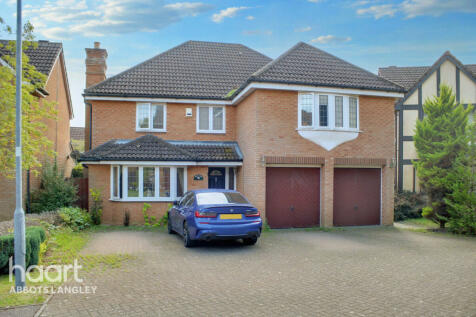 6 bedroom detached house for sale