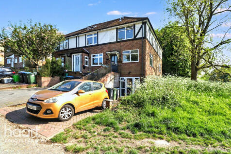 Mountfield Road, Hemel Hempstead 4 bed semi