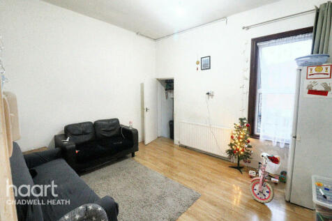 High Road, Romford 3 bed terraced house for sale