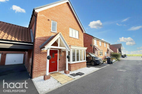 3 bedroom link detached house for sale