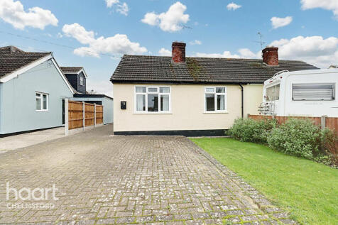 2 bedroom semi-detached bungalow for sale