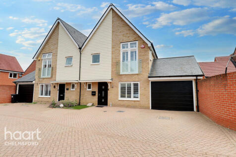 5 bedroom semi-detached house for sale