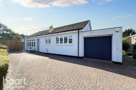 2 bedroom detached bungalow for sale