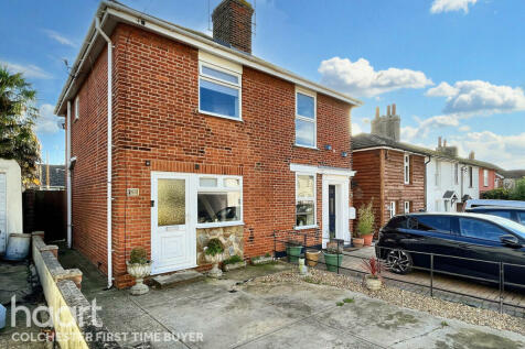 2 bedroom semi-detached house for sale