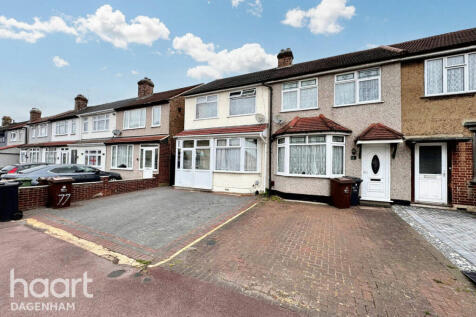 Western Avenue, Dagenham 2 bed terraced house for sale