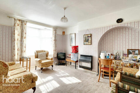 Goresbrook Road, Dagenham 3 bed terraced house for sale