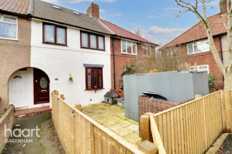 Wood Lane, Dagenham 5 bed terraced house for sale
