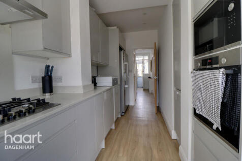 Suffolk Road, Dagenham 4 bed end of terrace house for sale