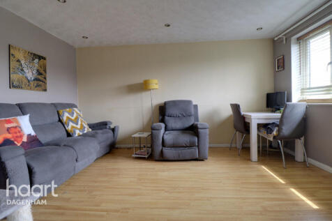 Plumtree Close, Dagenham 1 bed flat for sale