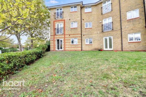 Marine Drive, Barking 2 bed flat for sale