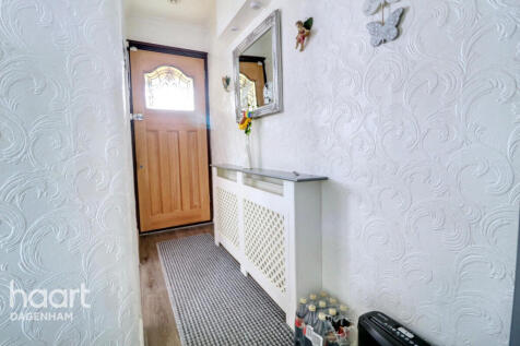 Reede Road, Dagenham 2 bed terraced house for sale