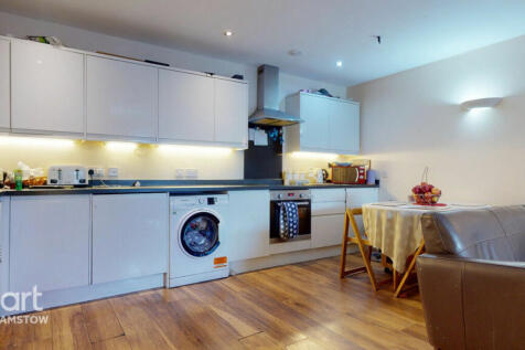 Normanshire Drive, Chingford 2 bed apartment for sale